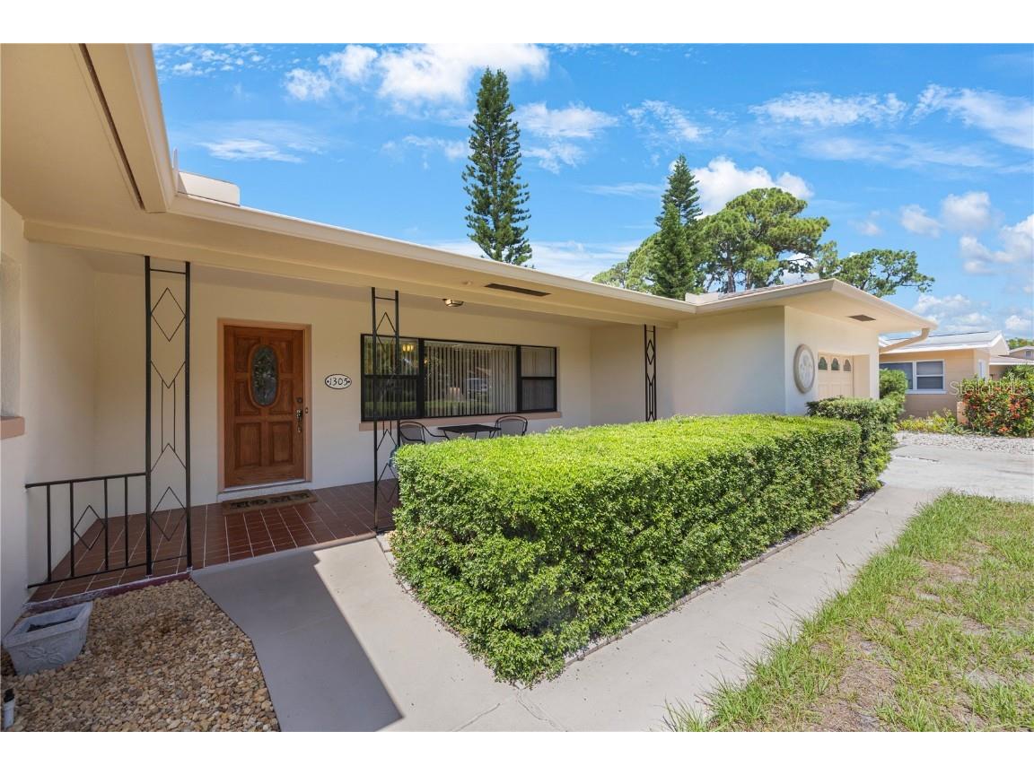 1305 Marion Drive S Saint Petersburg FL 33707 TB8393532 image2