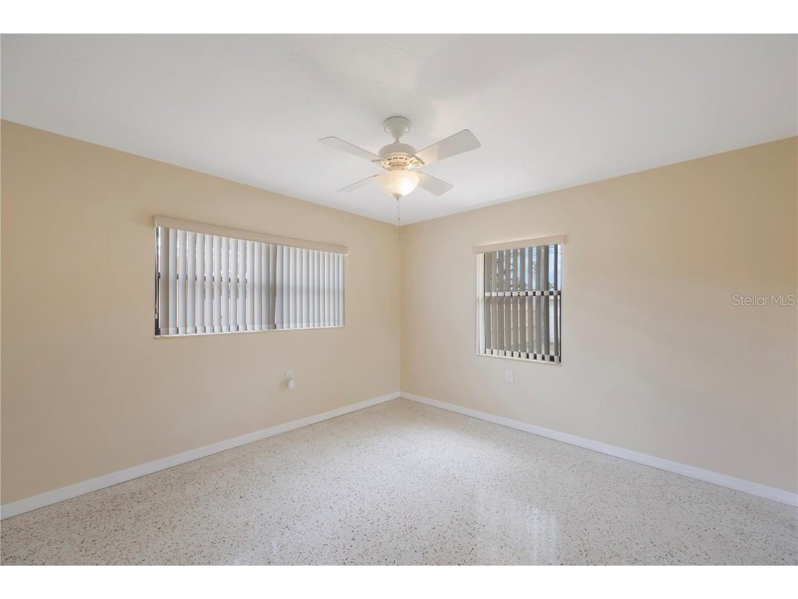 1305 Marion Drive S Saint Petersburg FL 33707 TB8393532 image27