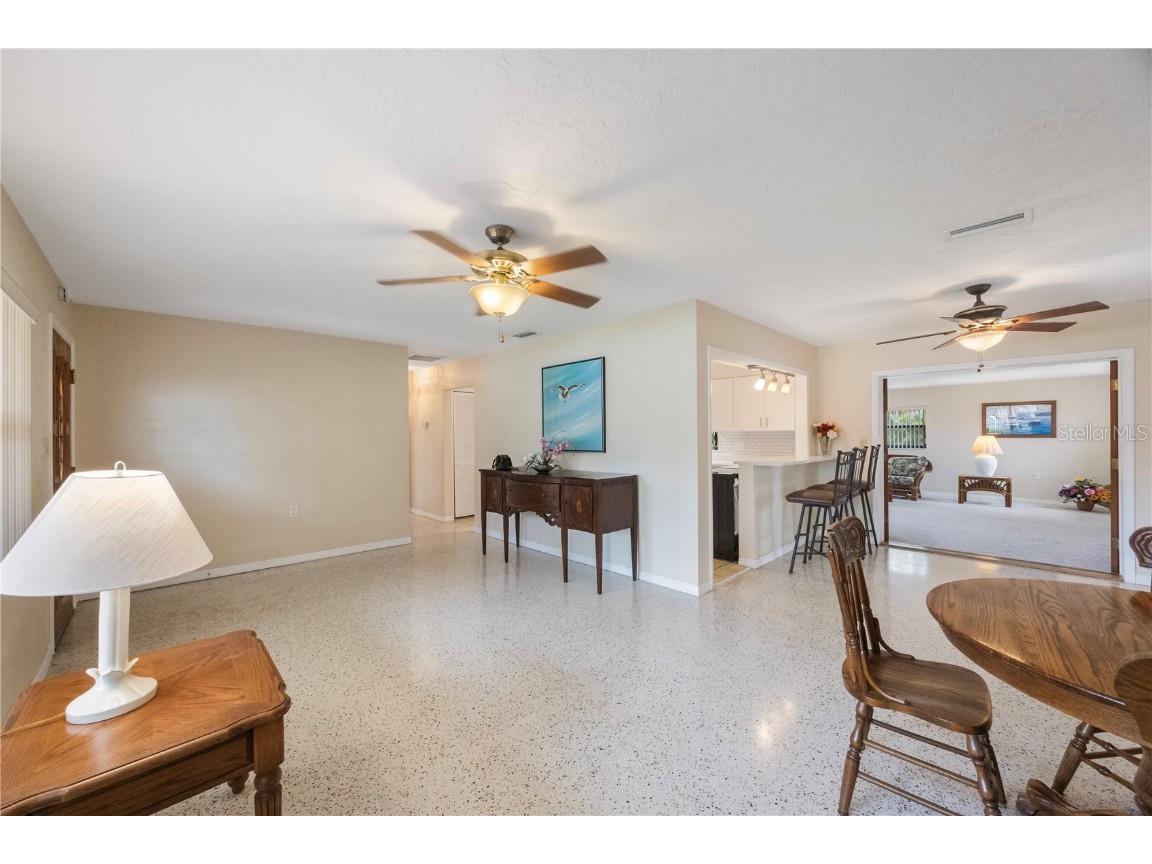 1305 Marion Drive S Saint Petersburg FL 33707 TB8393532 image5