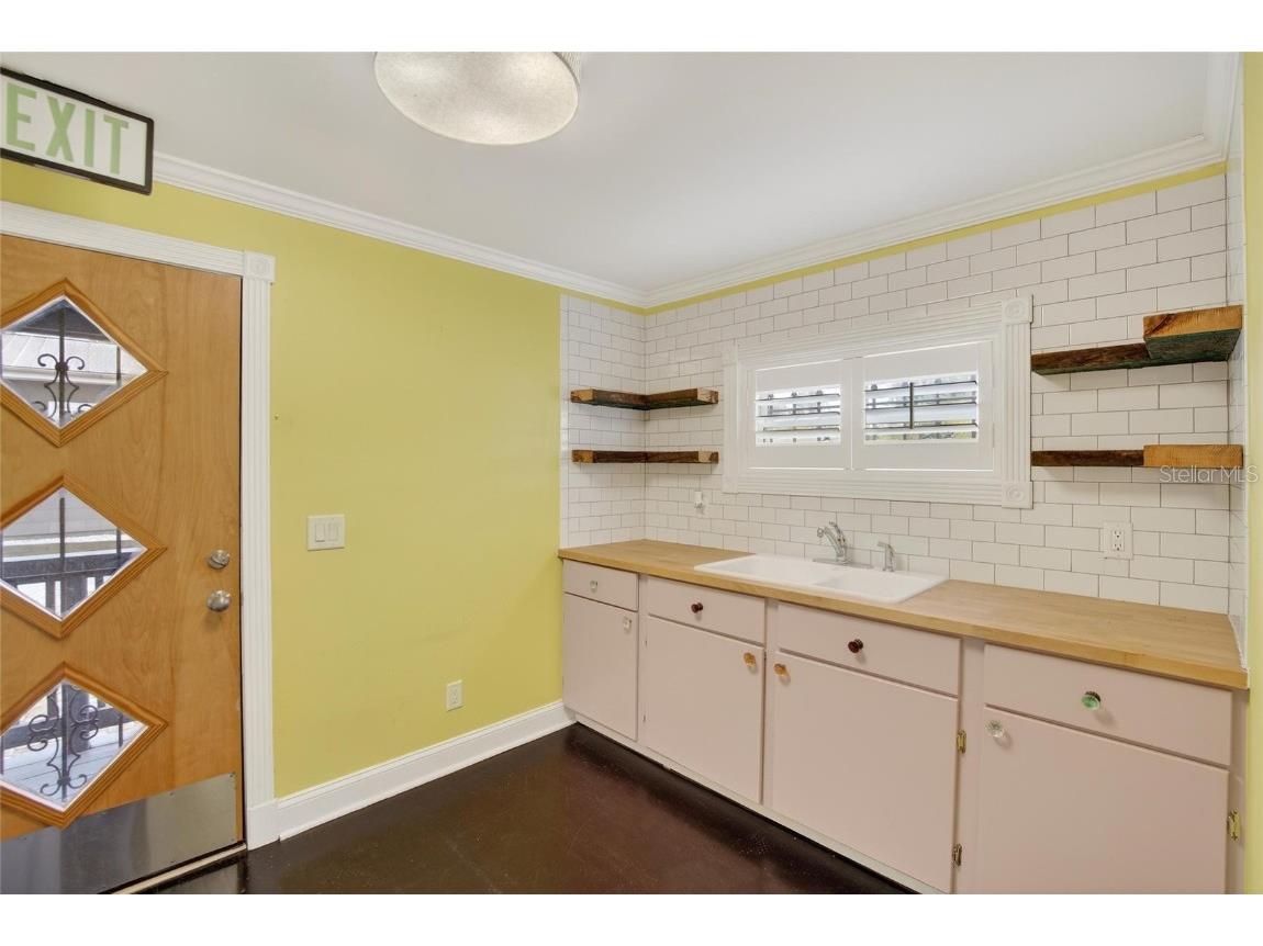 1305 N Armenia Avenue Tampa FL 33607 TB8455271 image11