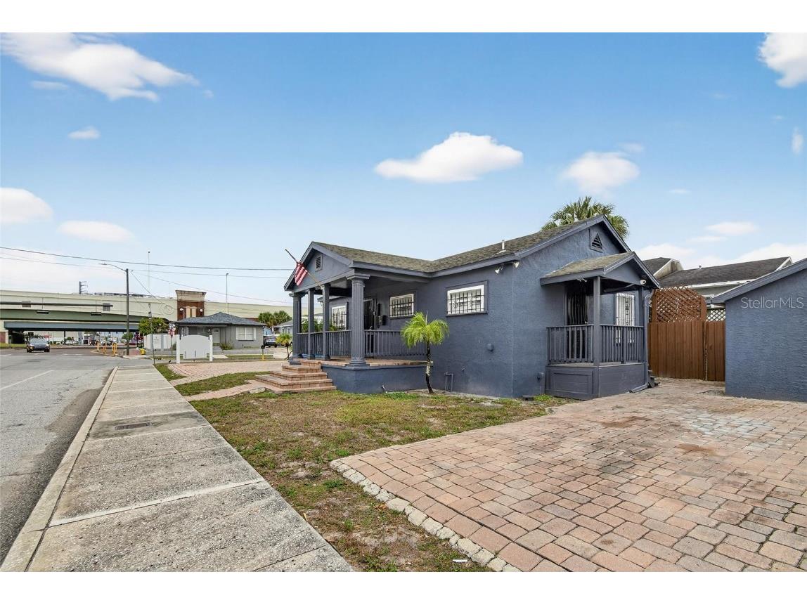 1305 N Armenia Avenue Tampa FL 33607 TB8455271 image21