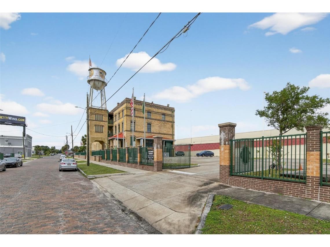 1305 N Armenia Avenue Tampa FL 33607 TB8455286 image24