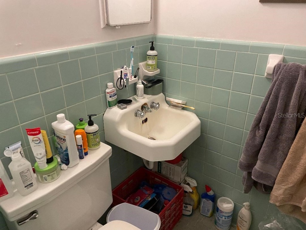 1305 NE 7th Terrace Gainesville FL 32601 GC533700 image10