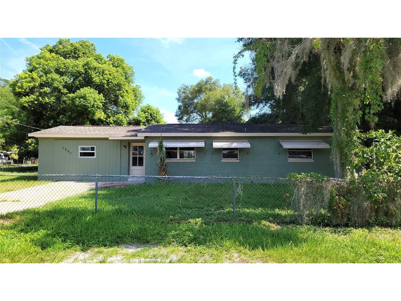 1305 Roanoke Avenue Deland FL 32720 V4937397 image1
