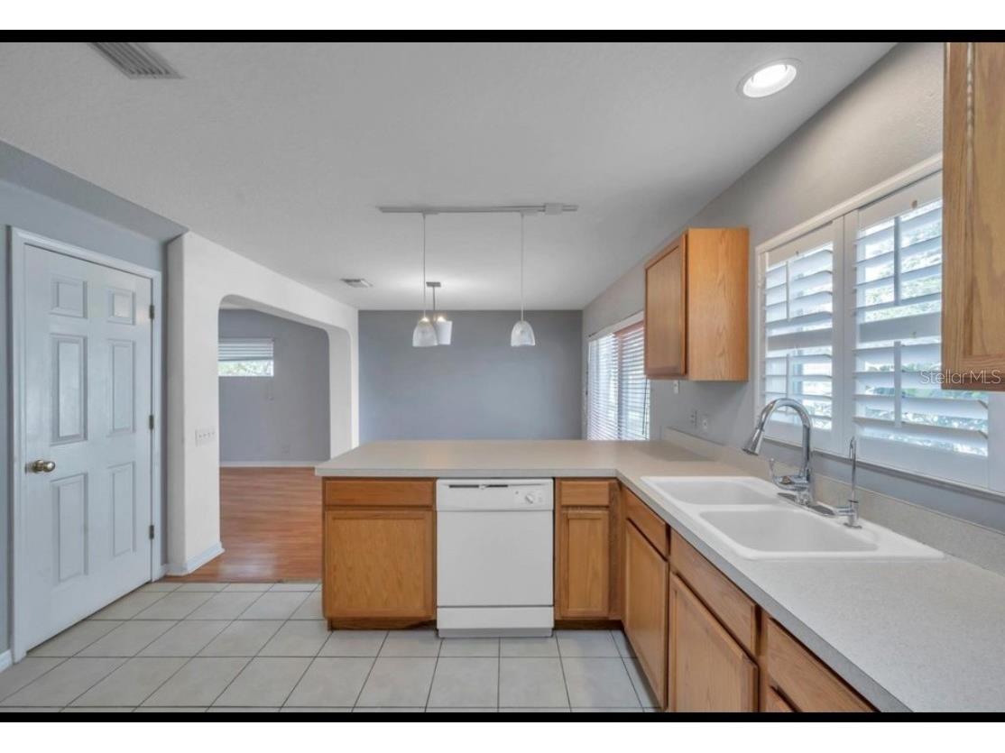 13059 Thoroughbred Loop Largo FL 33773 TB8449330 image10