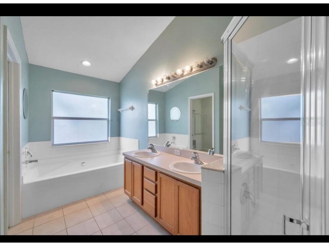 13059 Thoroughbred Loop Largo FL 33773 TB8449330 image29