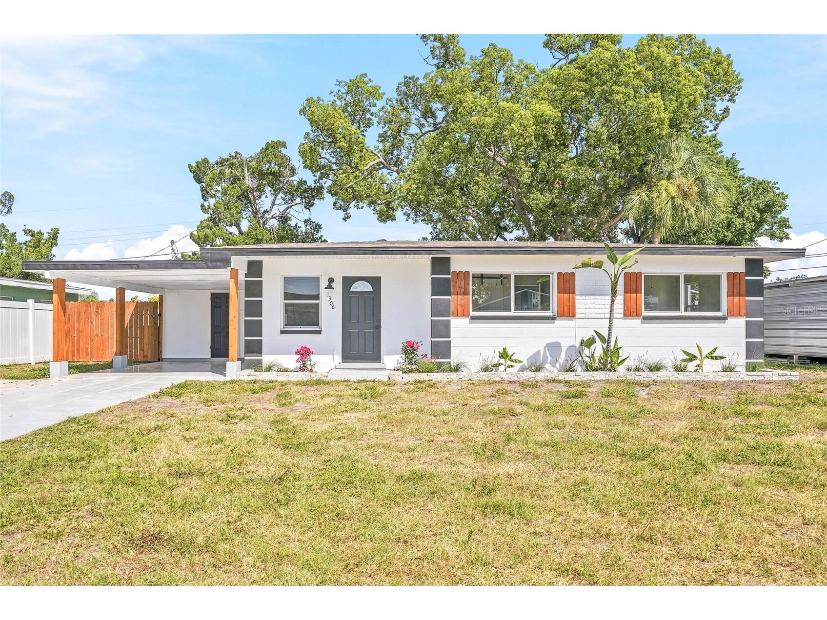 1306 Dartmouth Drive Bradenton FL 34207 TB8526183 image1