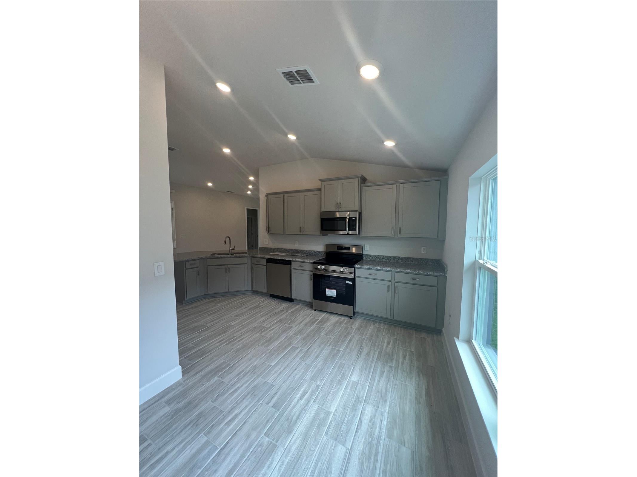 13064 Kent Bradley Street Dade City FL 33525 TB8484432 image6