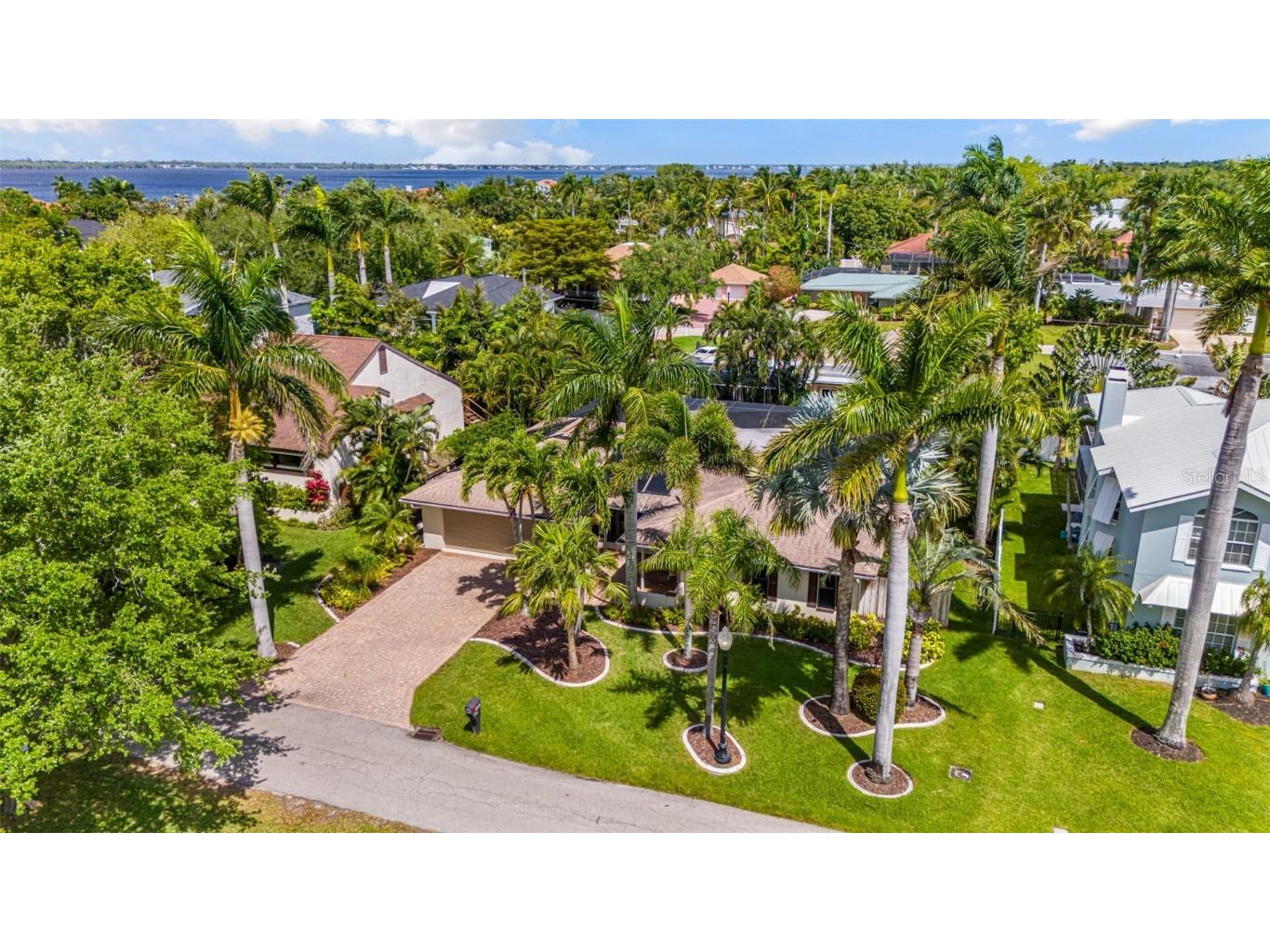 1307 Melaleuca Lane Fort Myers FL 33901 C7492851 image1