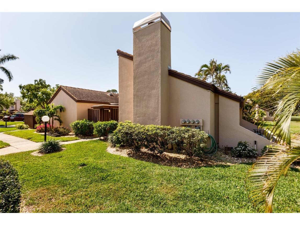 1307 Pelican Creek Crossing Saint Petersburg FL 33707 U8192667 image1