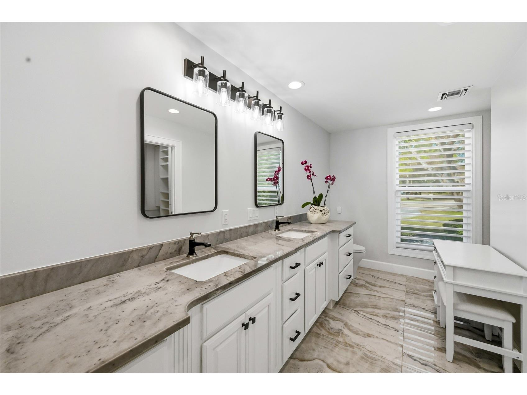 1307 Riverview Circle Bradenton FL 34209 A4677351 image42