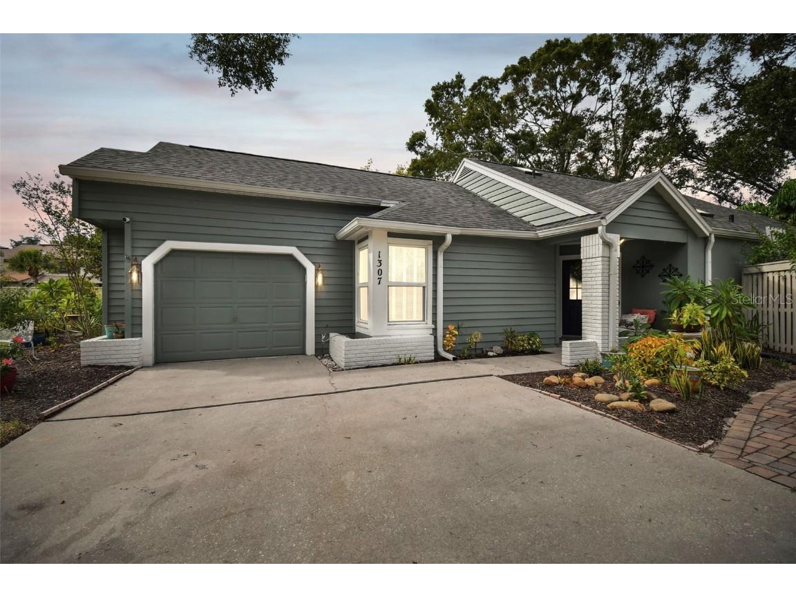 1307 Roxbury Drive Safety Harbor FL 34695 T3475029 image1