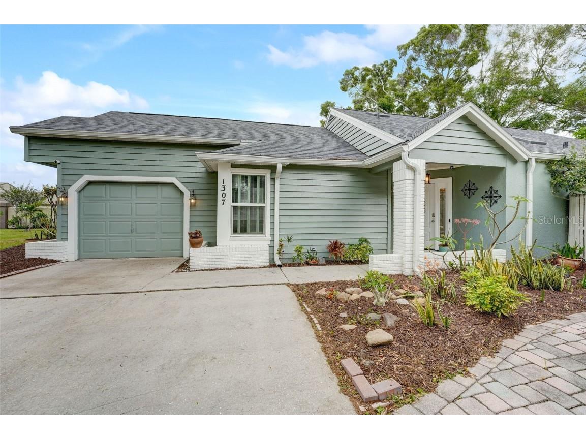 1307 Roxbury Drive Safety Harbor FL 34695 T3516571 image1