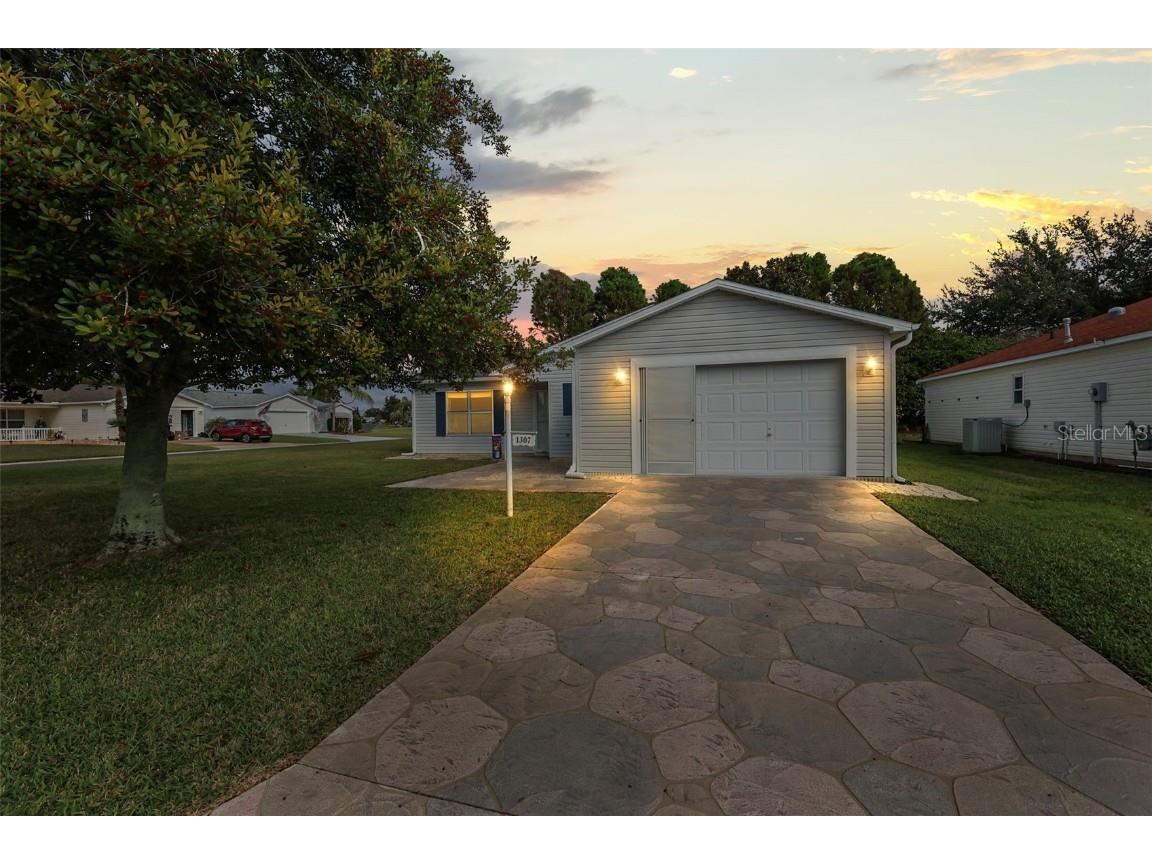 1307 Tenerife Lane The Villages FL 32162 G5077321 image1