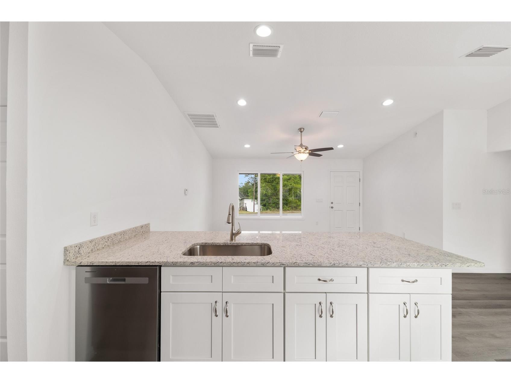 13078 NE 7th Loop Silver Springs FL 34488 OM723655 image23