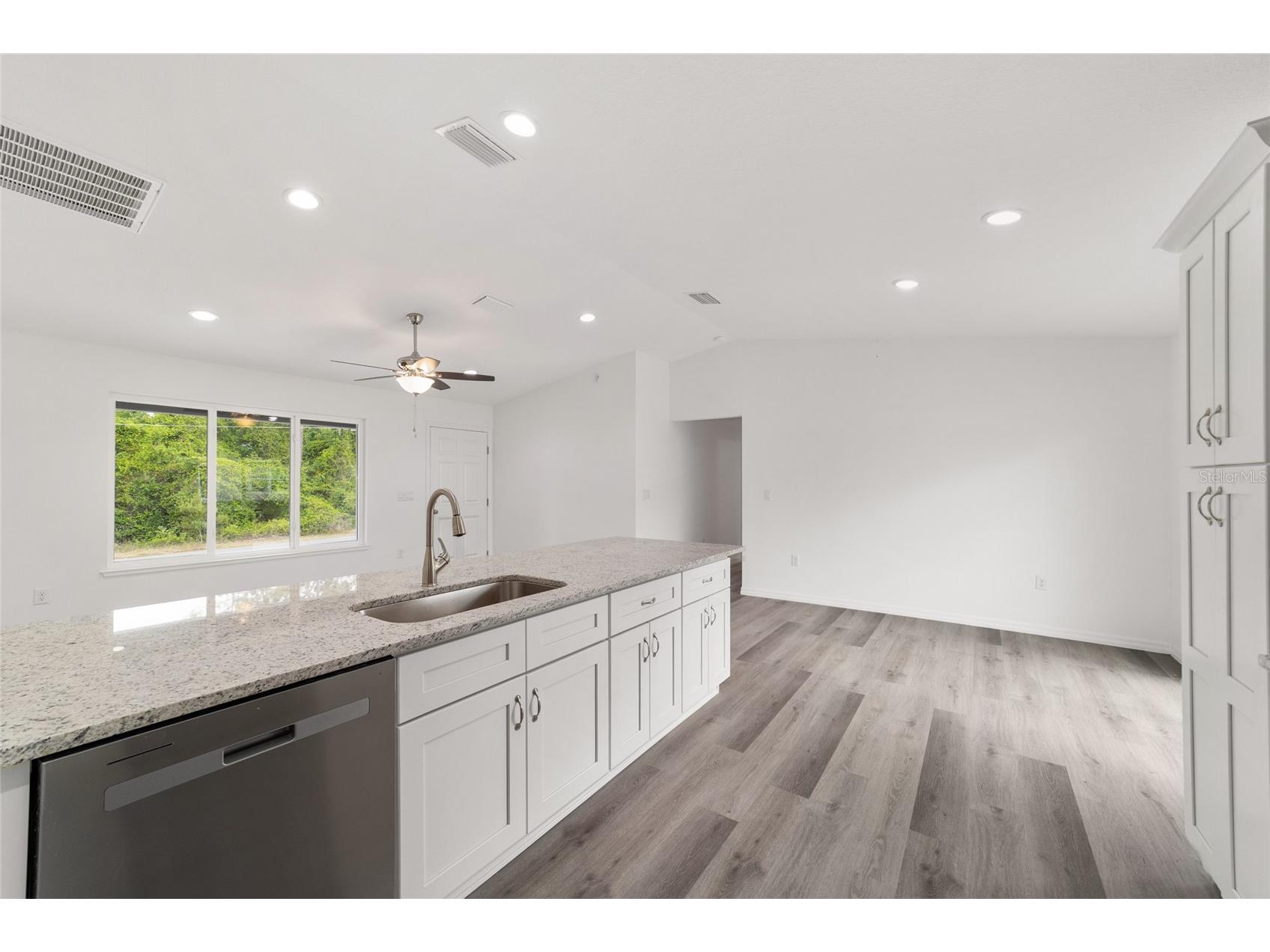 13078 NE 7th Loop Silver Springs FL 34488 OM723655 image27