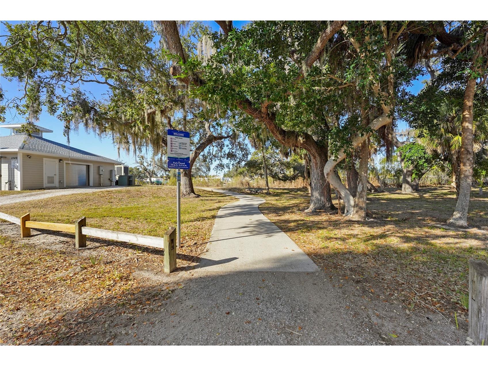 1308 File Avenue Sarasota FL 34239 A4682063 image35