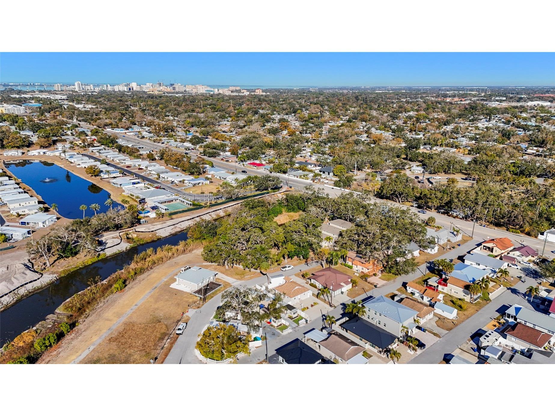 1308 File Avenue Sarasota FL 34239 A4682063 image41