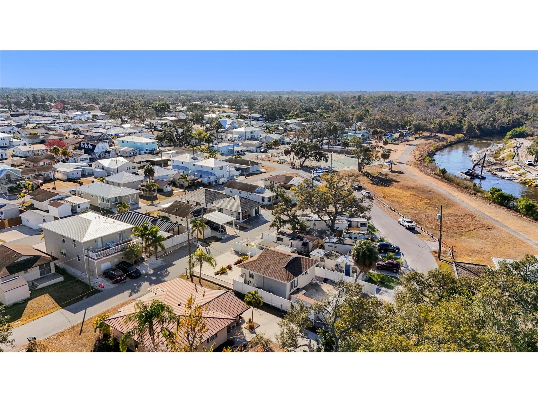 1308 File Avenue Sarasota FL 34239 A4682063 image42