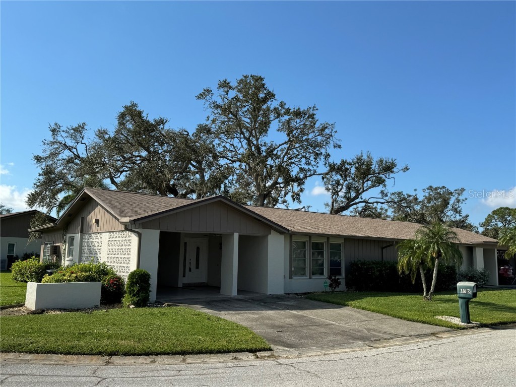 1308 Glendale Circle E #1019 Sarasota FL 34232 A4602953 image1
