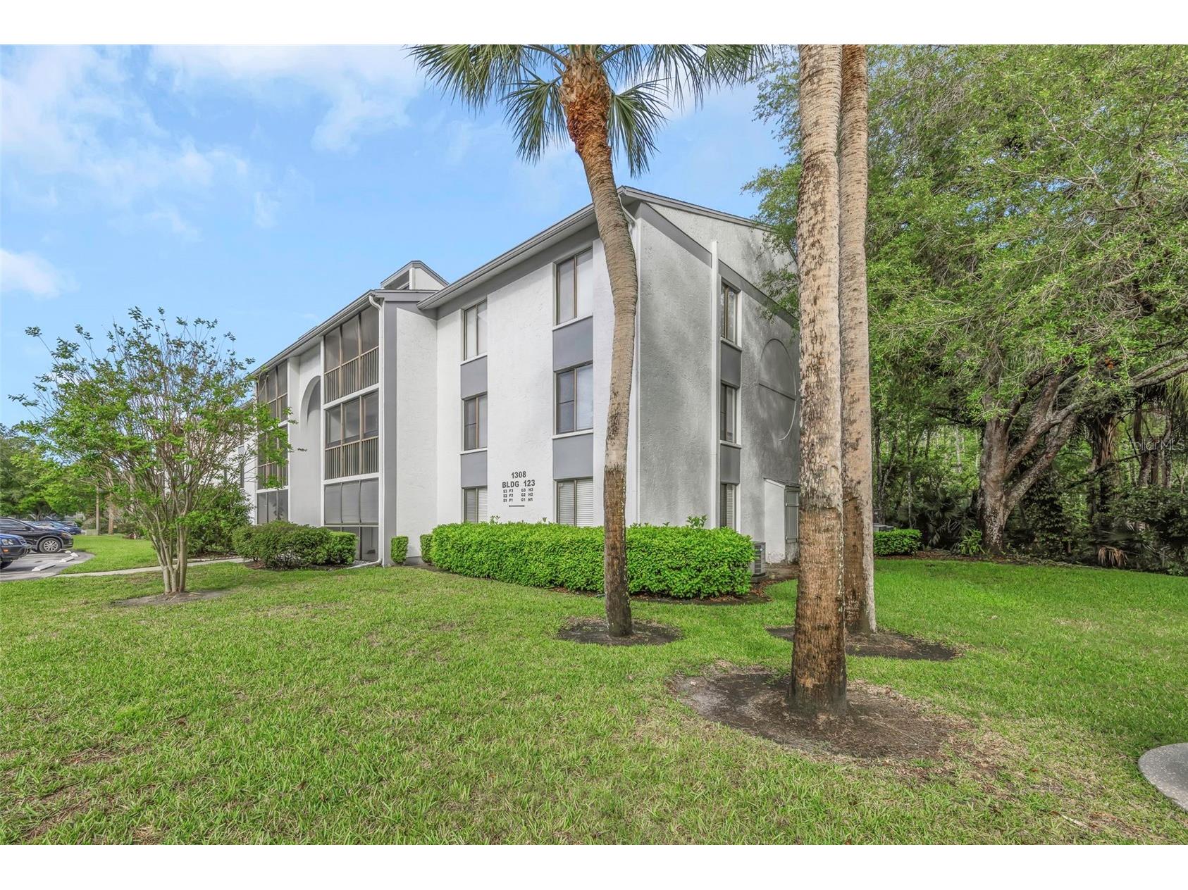 1308 Pine Ridge Circle E #H1 Tarpon Springs FL 34688 TB8494047 image1
