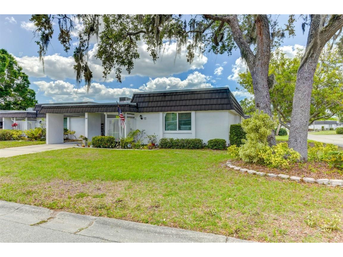 1309 Glen Oaks Drive E #131 Sarasota FL 34232 A4567598 image1