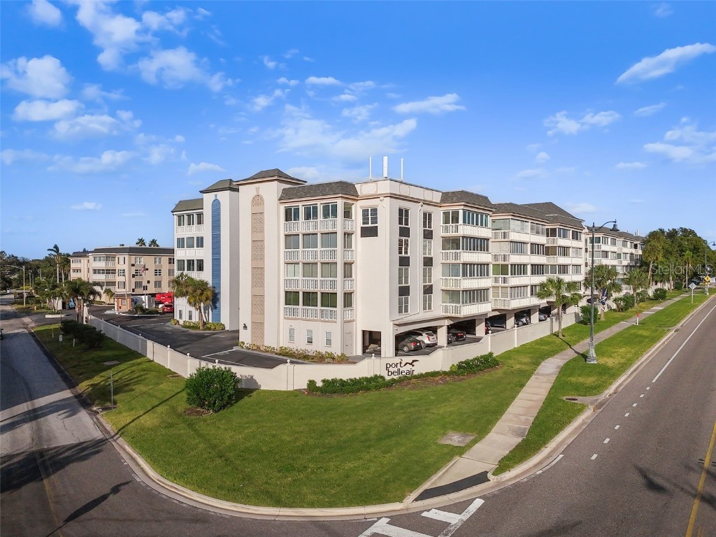 131 Bluff View Drive #103 Belleair Bluffs FL 33770 - BELLEAIR CAUSEWAY INTRACOASTAL TB8429887 image4