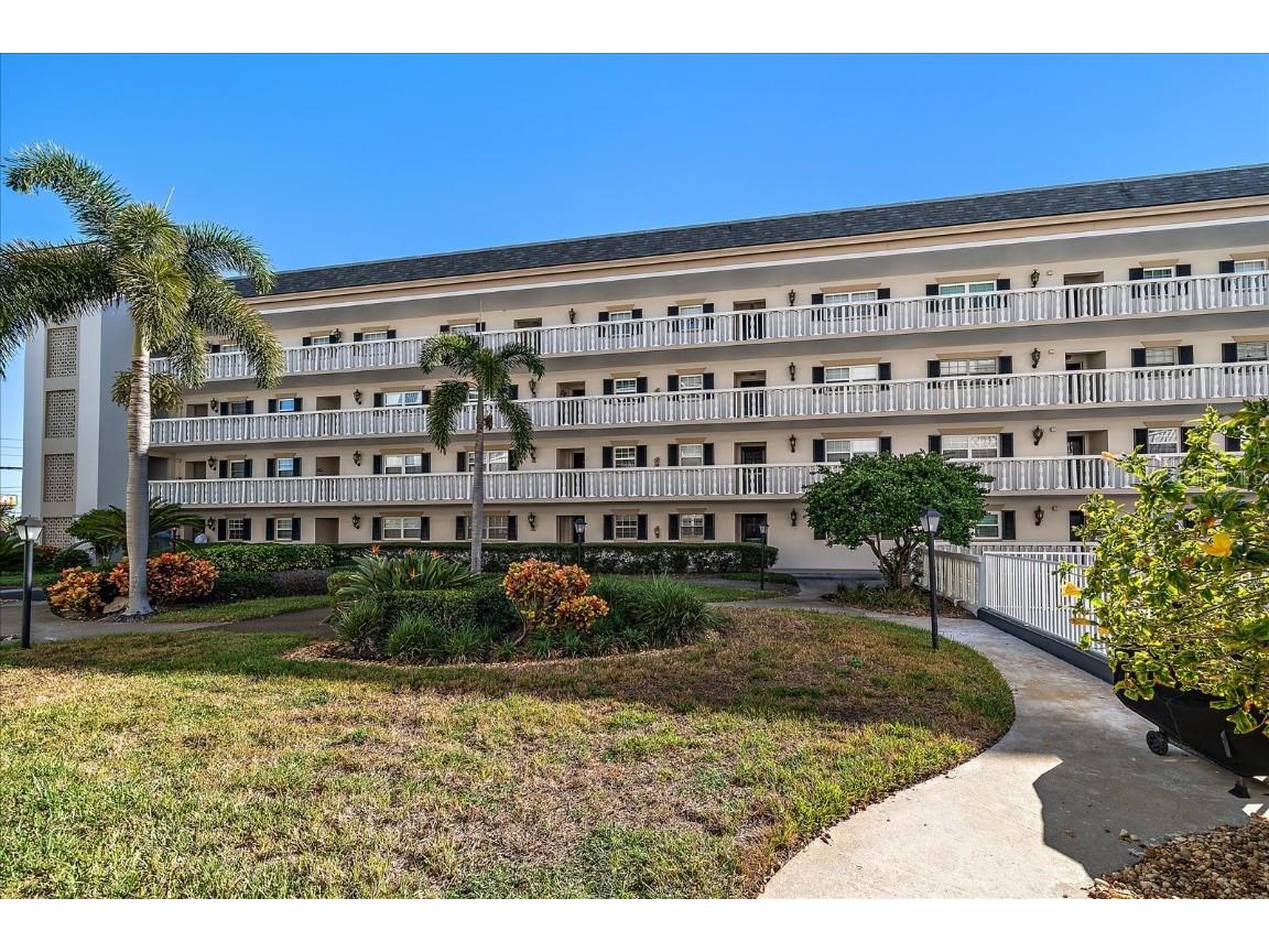 131 Bluff View Drive #104 Belleair Bluffs FL 33770 TB8445102 image3