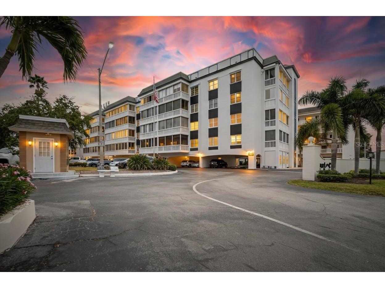 131 Bluff View Drive #203 Belleair Bluffs FL 33770 TB8483373 image1