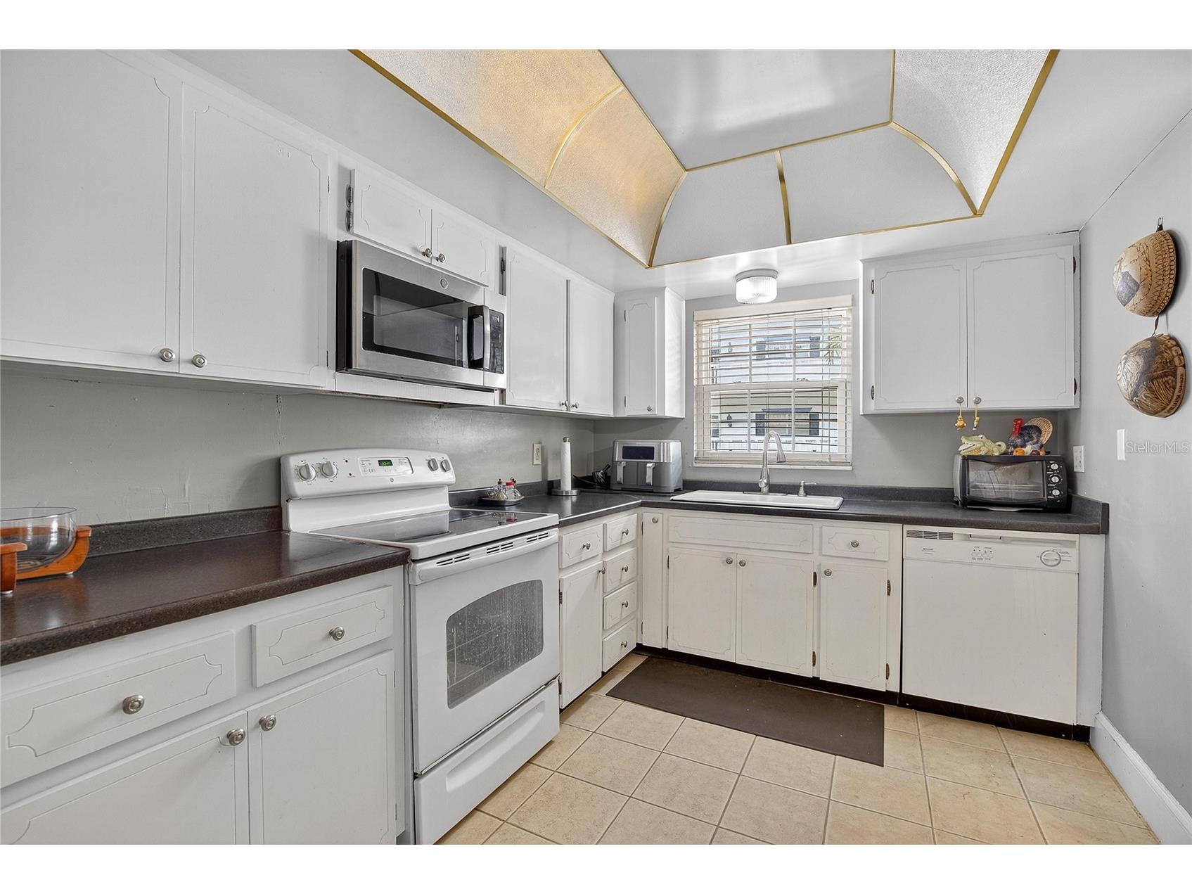 131 Bluff View Drive #203 Belleair Bluffs FL 33770 TB8483373 image9