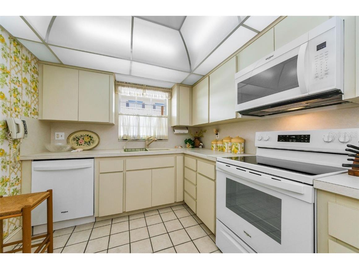 131 Bluff View Drive #308 Belleair Bluffs FL 33770 - BELLEAIR CAUSEWAY INTRACOASTAL TB8440454 image6