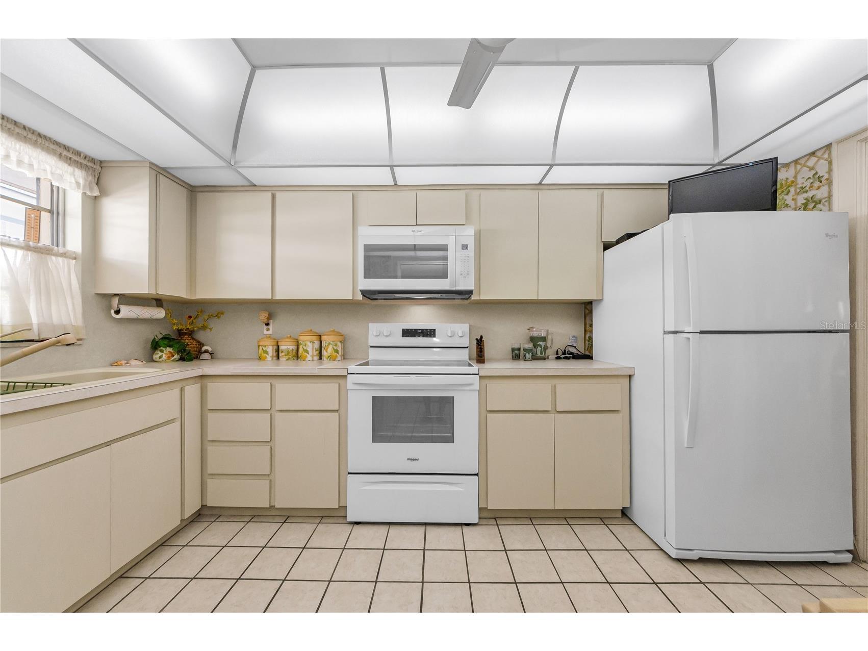 131 Bluff View Drive #308 Belleair Bluffs FL 33770 - BELLEAIR INTRACOASTAL TB8512438 image3
