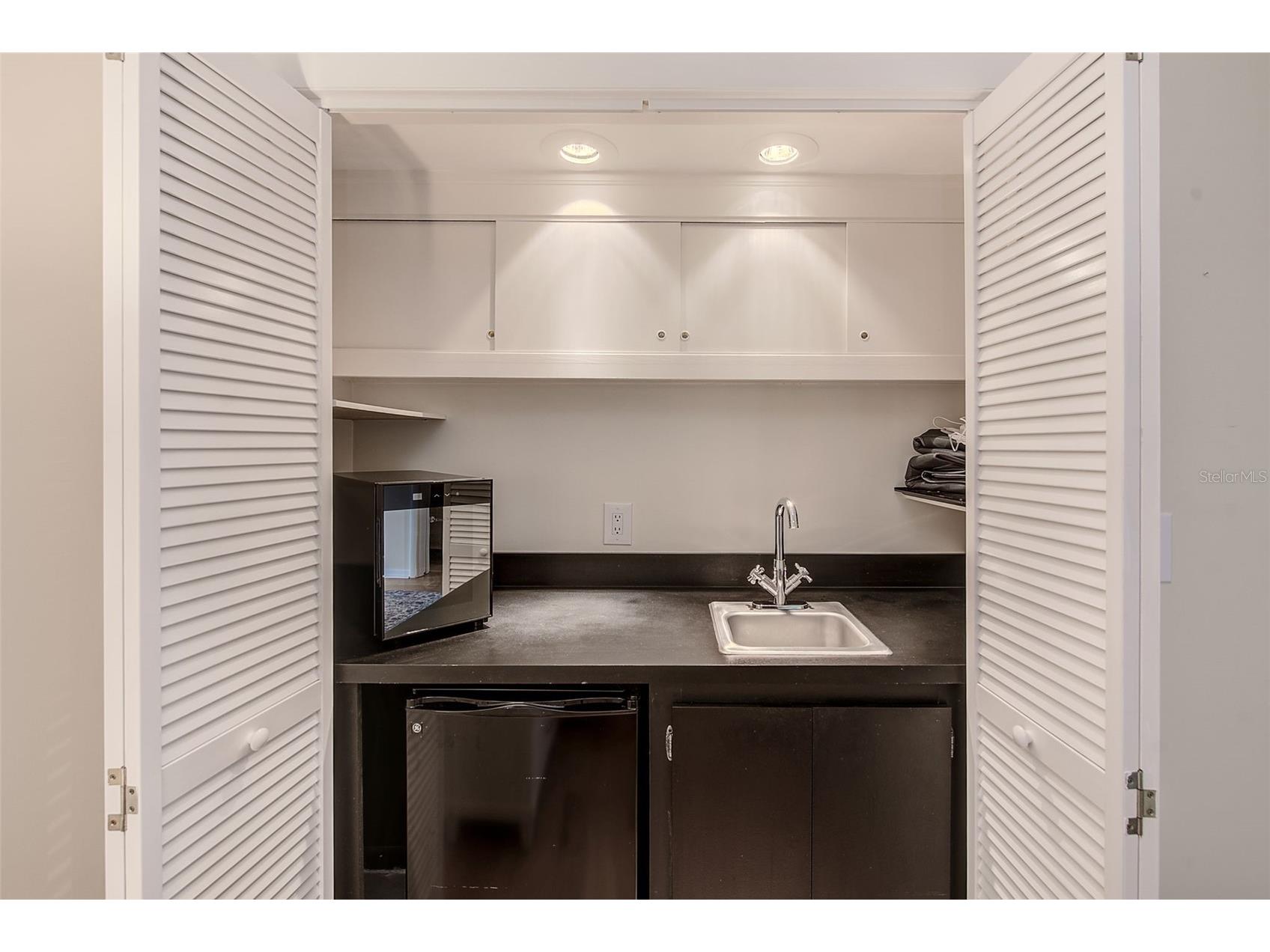 131 Bluff View Drive #401 Belleair Bluffs FL 33770 TB8504757 image30