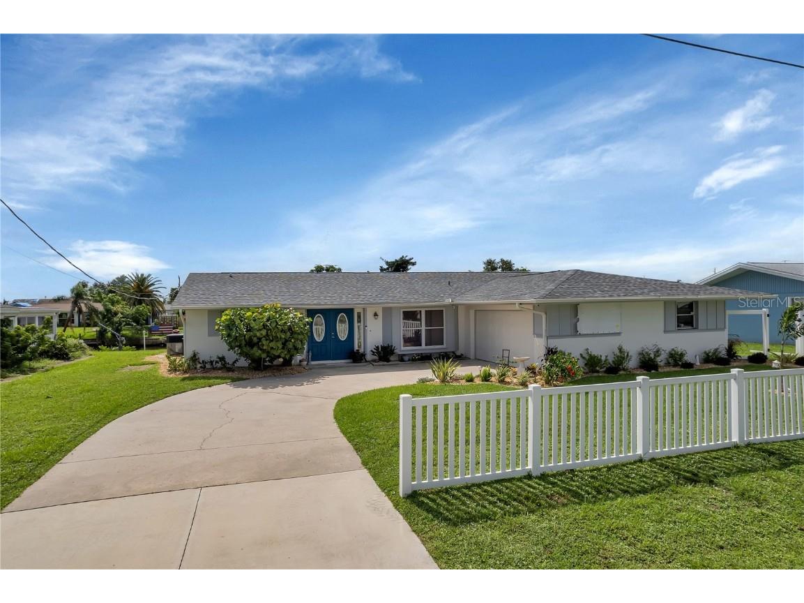 131 Carlisle Avenue NW Port Charlotte FL 33952 C7479552 image1