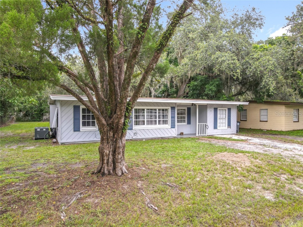 131 E 3rd Court Chuluota FL 32766 O6323580 image1