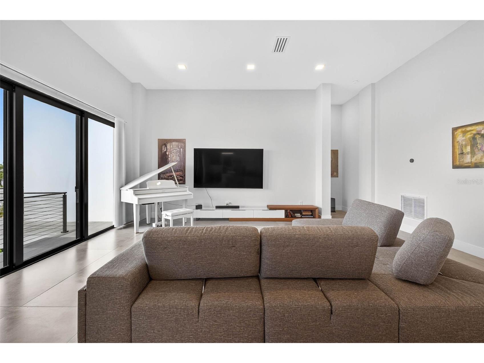 131 Forest Hills Drive Redington Shores FL 33708 TB8399767 image13