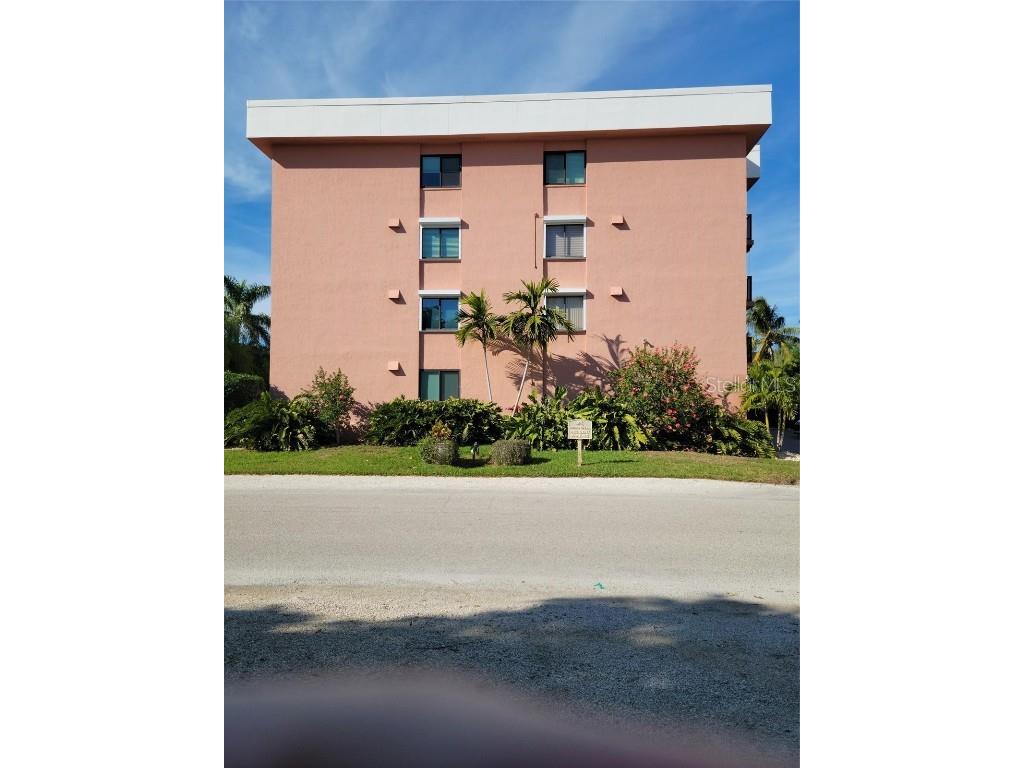 131 Garfield Drive #3B Sarasota FL 34236 A4591837 image1
