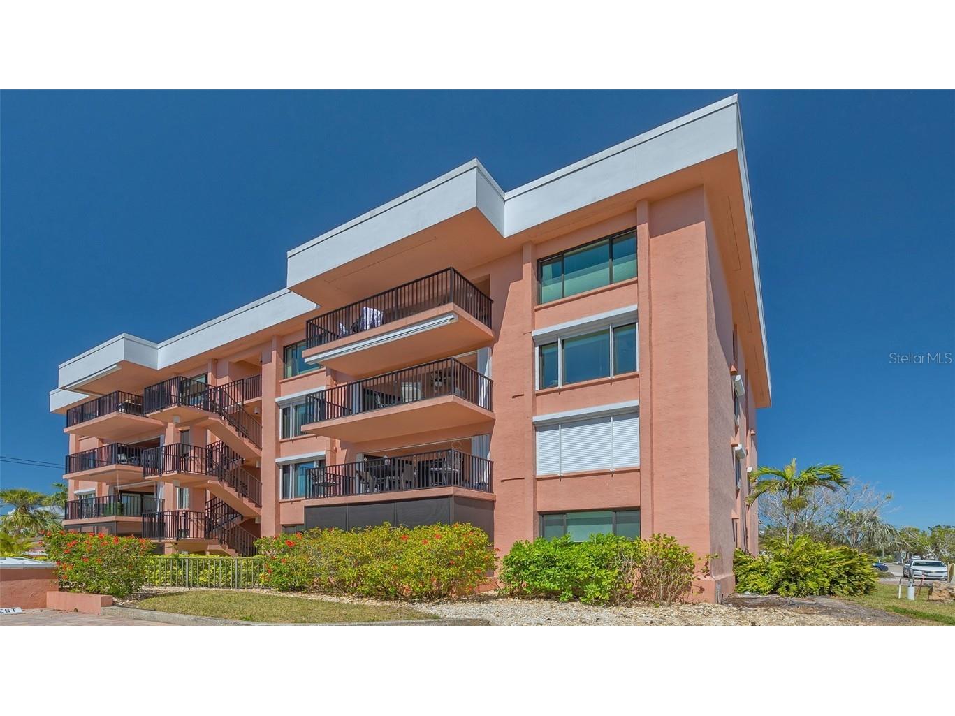 131 Garfield Drive #4D Sarasota FL 34236 A4644670 image4