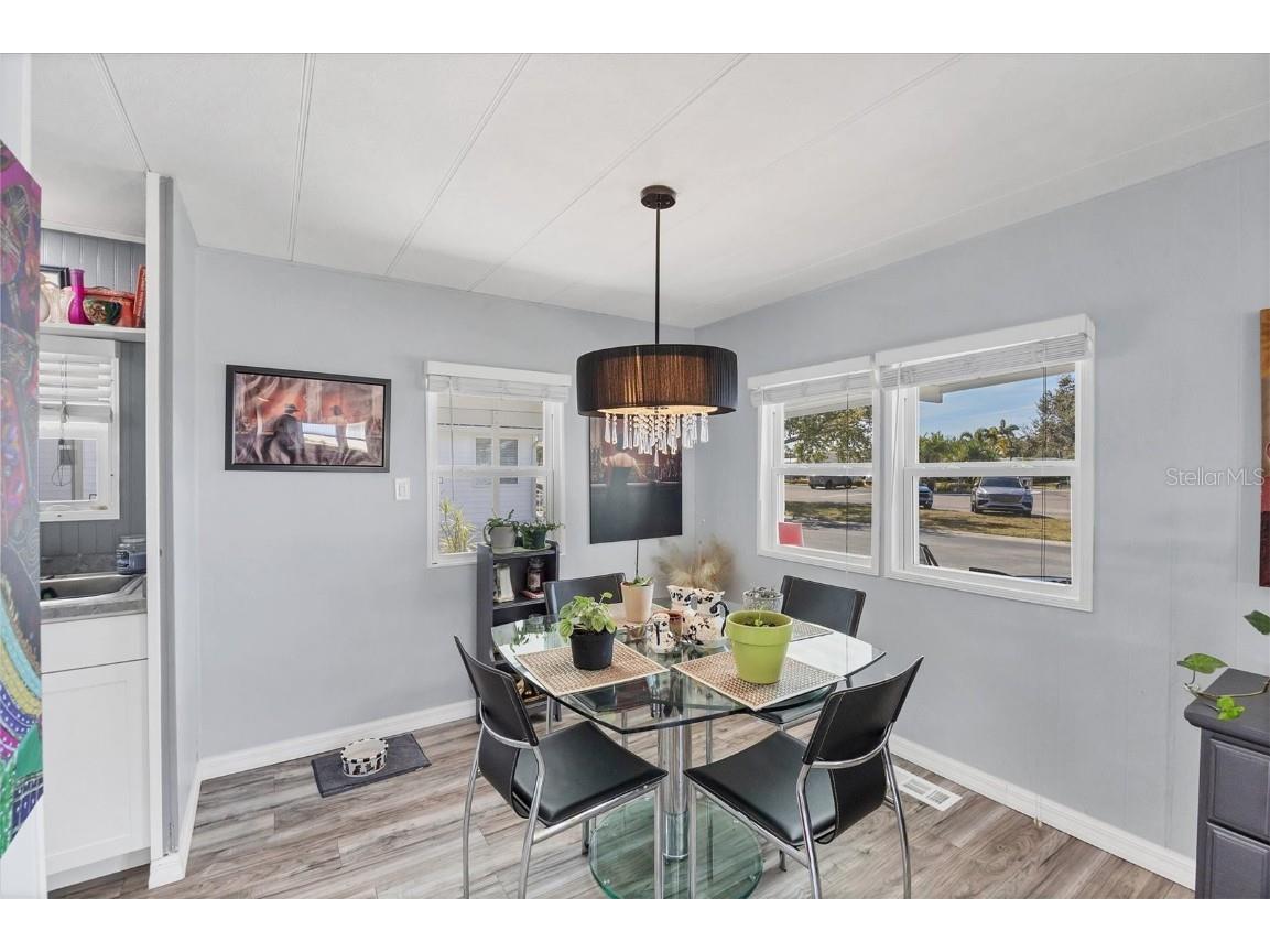 131 Oakwood Lane Sarasota FL 34237 A4671426 image16