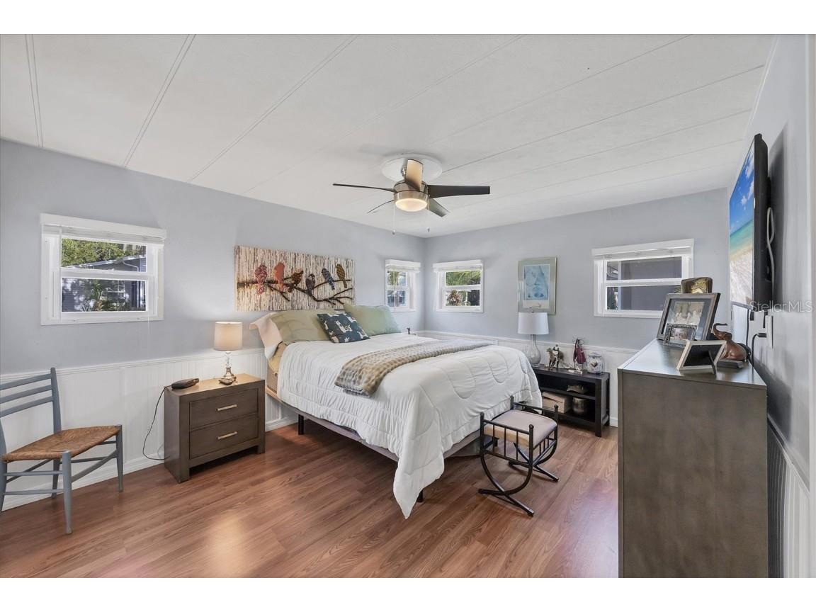 131 Oakwood Lane Sarasota FL 34237 A4671426 image18