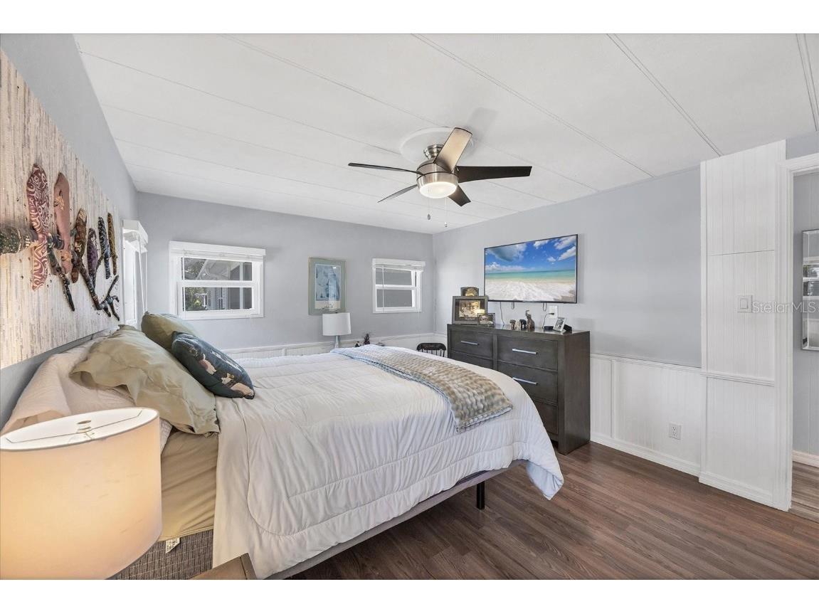 131 Oakwood Lane Sarasota FL 34237 A4671426 image19