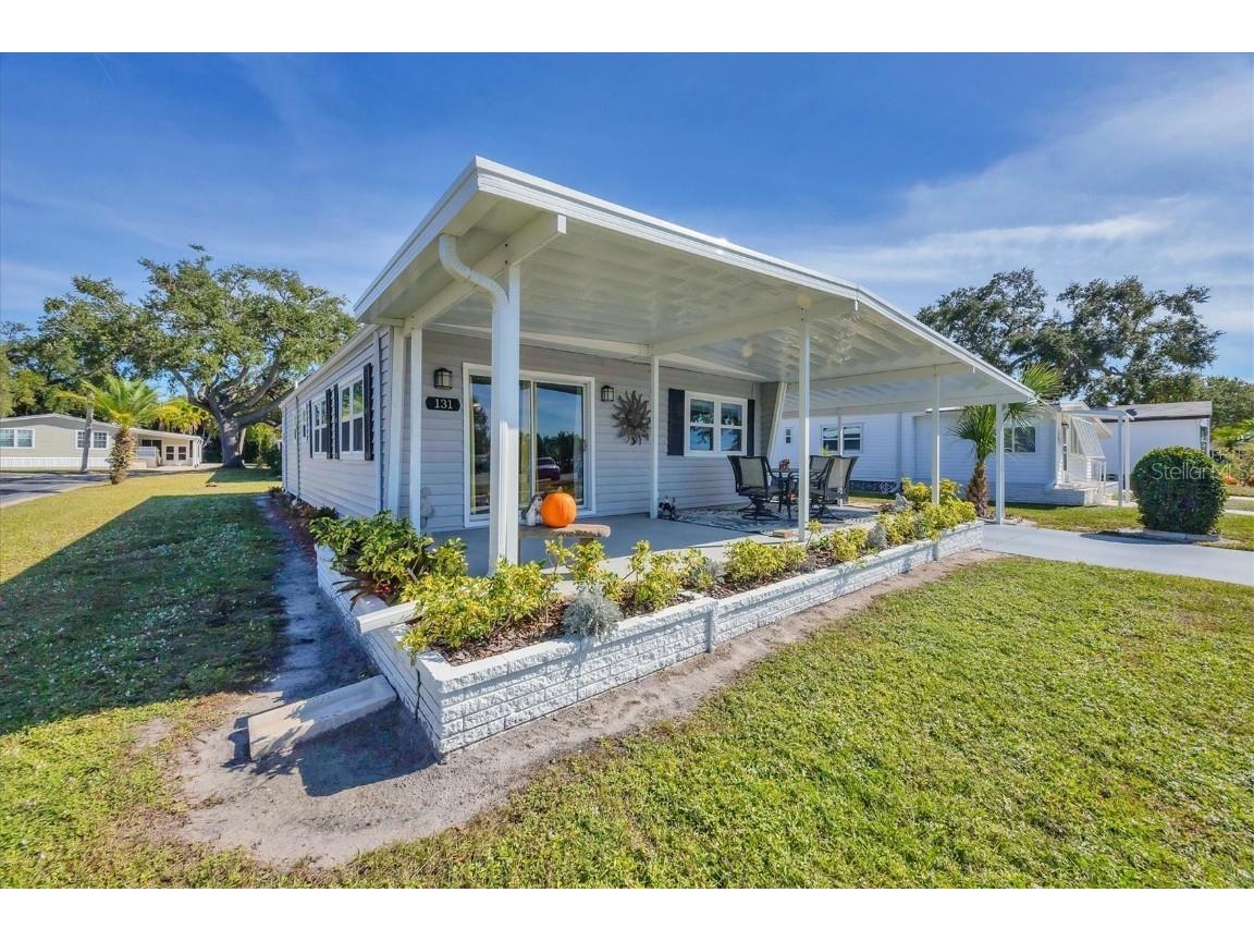 131 Oakwood Lane Sarasota FL 34237 A4671426 image2