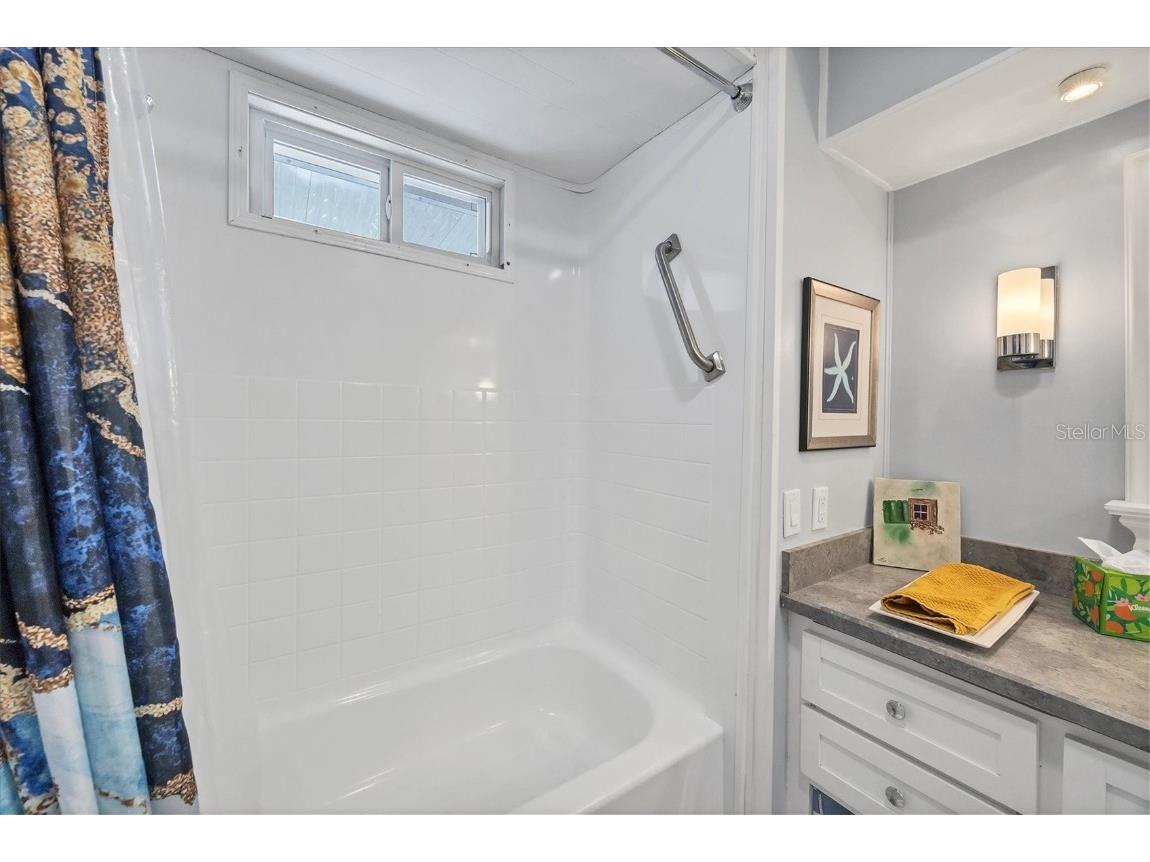 131 Oakwood Lane Sarasota FL 34237 A4671426 image21