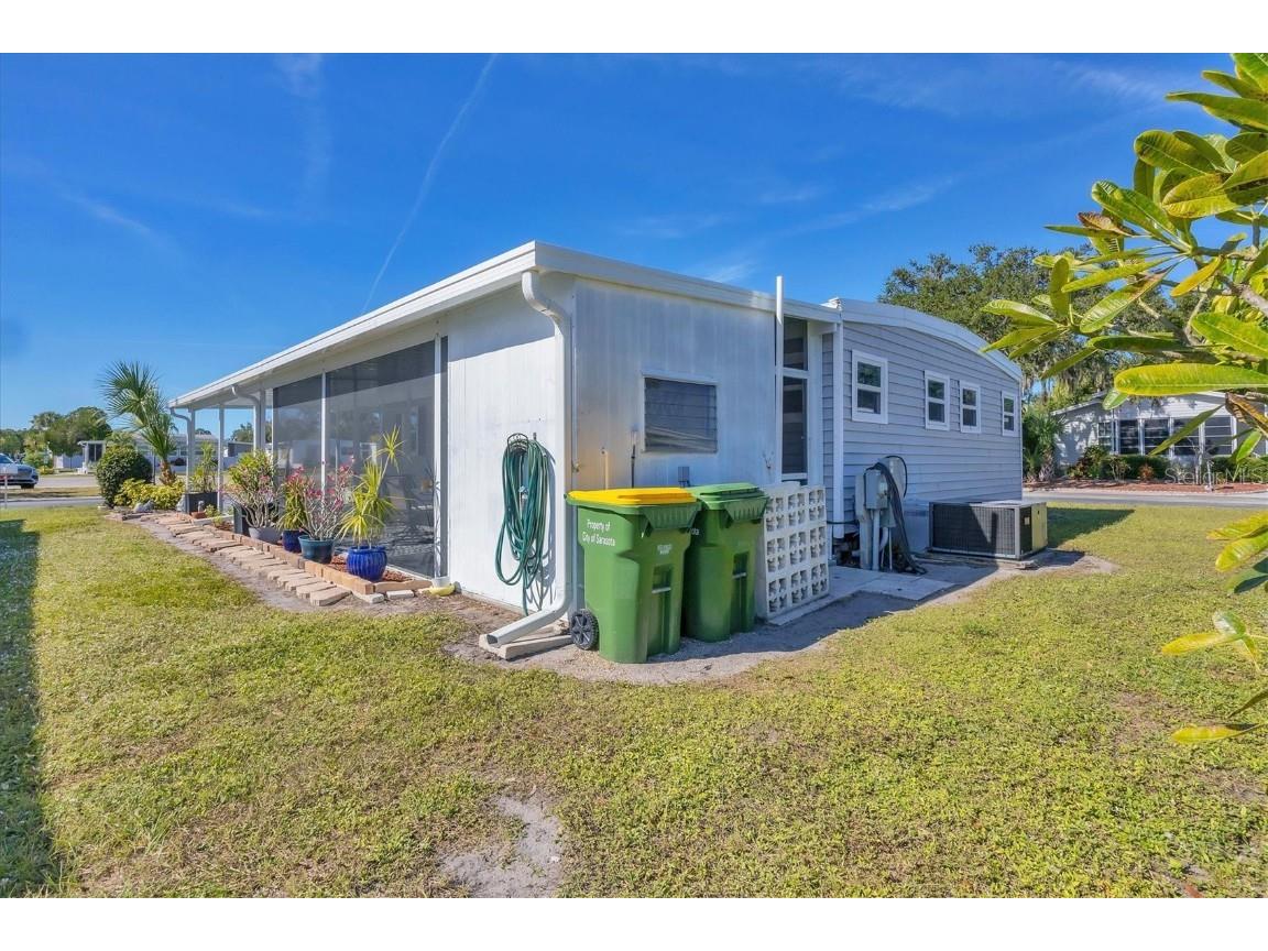131 Oakwood Lane Sarasota FL 34237 A4671426 image26