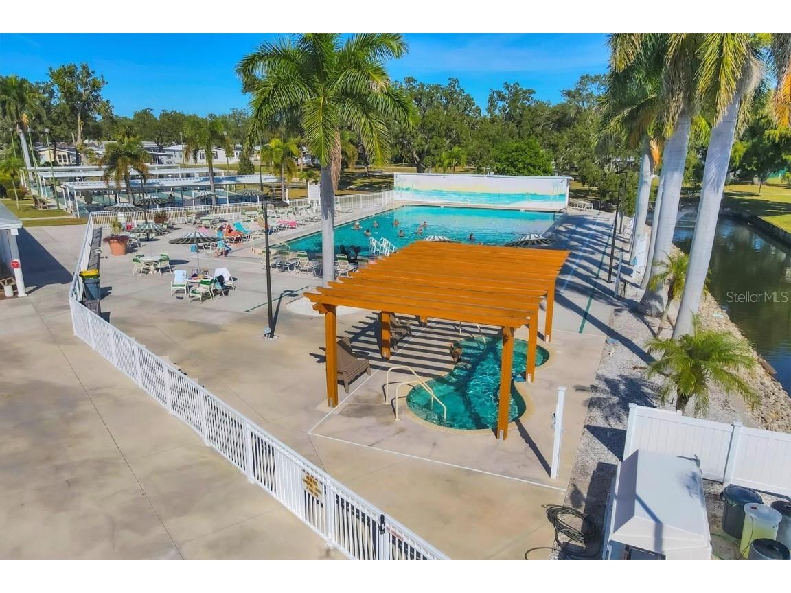 131 Oakwood Lane Sarasota FL 34237 A4671426 image32