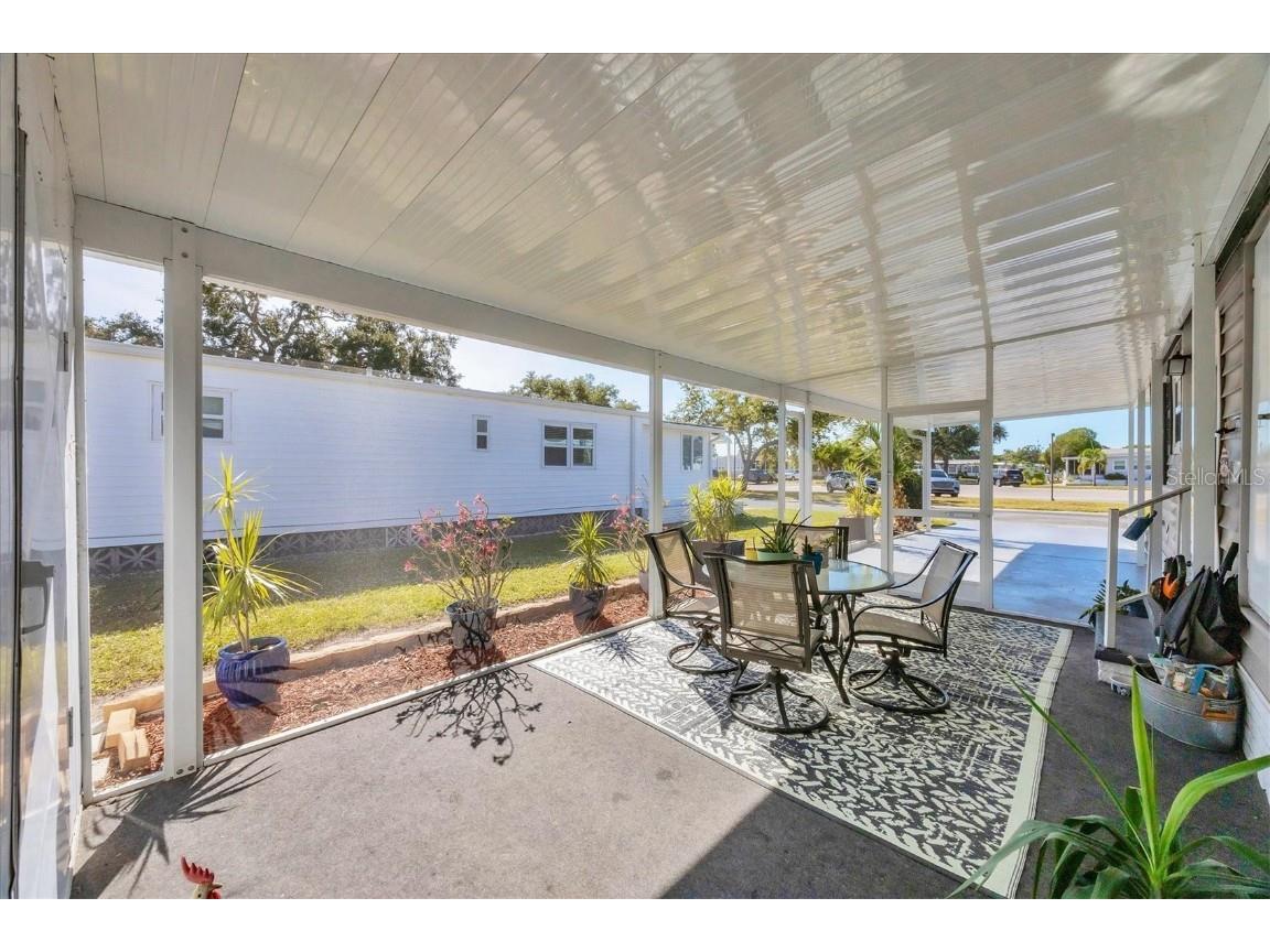 131 Oakwood Lane Sarasota FL 34237 A4671426 image7