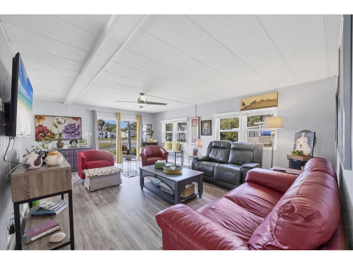 131 Oakwood Lane Sarasota FL 34237 A4671426 image8