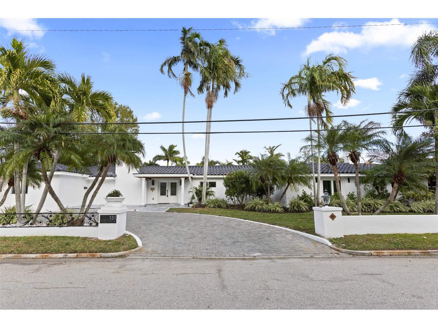 131 Toledo Way NE Saint Petersburg FL 33704 TB8466483 image1