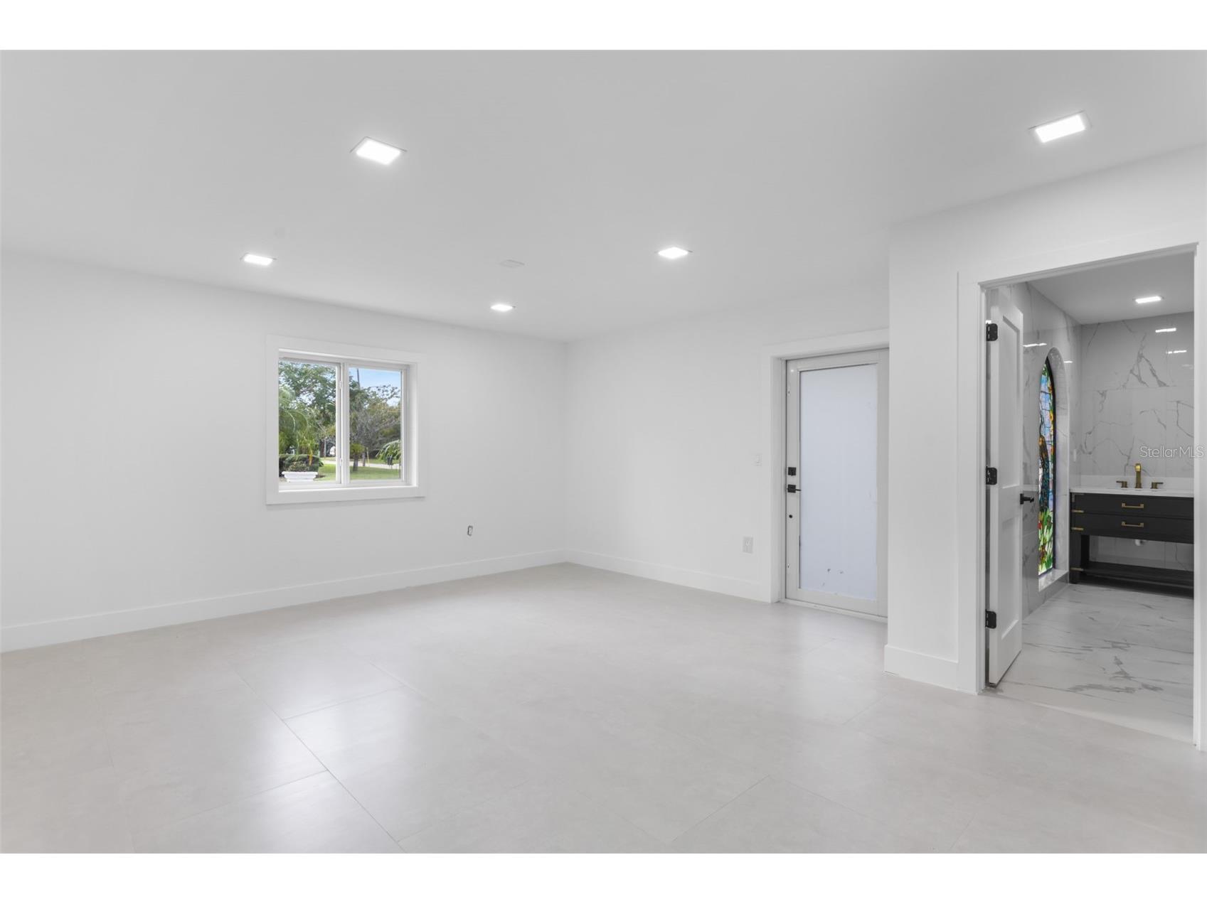 131 Toledo Way NE Saint Petersburg FL 33704 TB8466483 image21