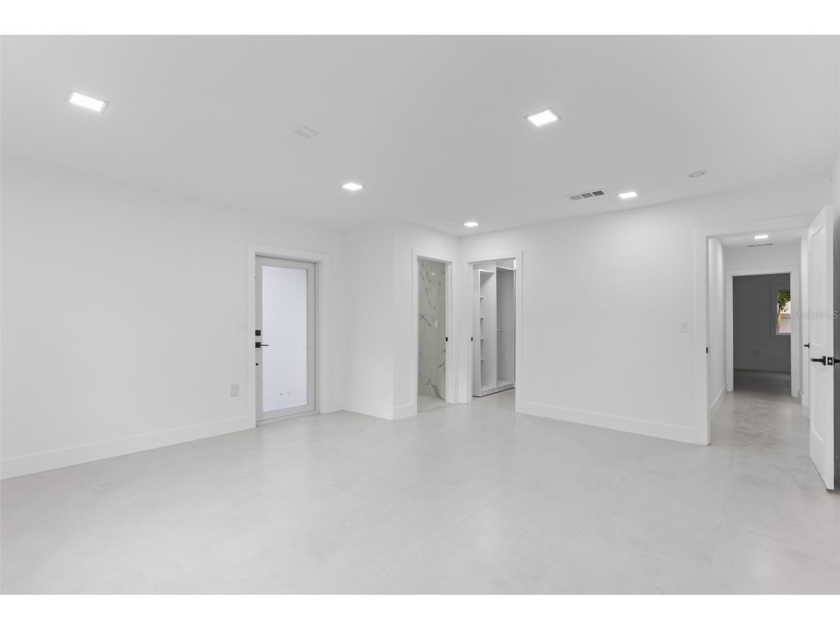 131 Toledo Way NE Saint Petersburg FL 33704 TB8466483 image22